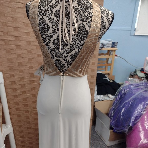 David's Bridal Bridesmaid Halter Dress, size 3 - Picture 4 of 6